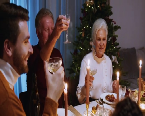 广州8个月助孕宝宝食量评估：奶量与辅食搭配指南